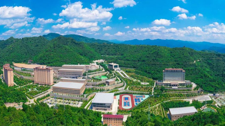 熱烈祝賀！金徽礦業(yè)股份有限公司榮獲2024年度全省工業(yè)經(jīng)濟(jì)穩(wěn)增長突出貢獻(xiàn)企業(yè)